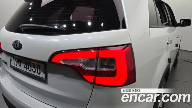 Kia Sorento — фото 23