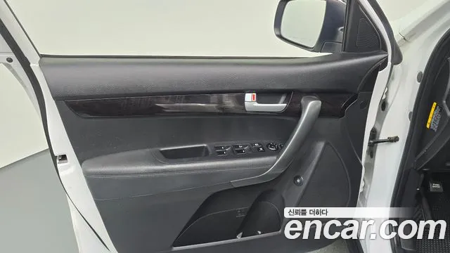 Kia Sorento — фото 24