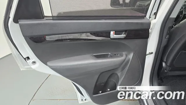 Kia Sorento — фото 25