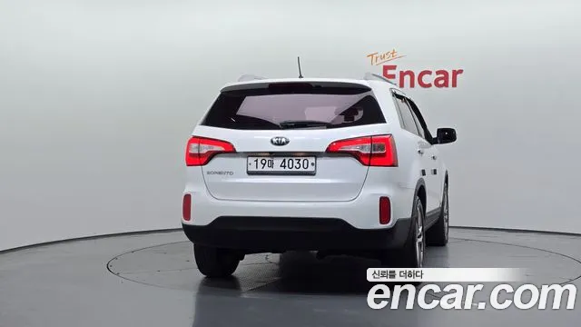 Kia Sorento — фото 4