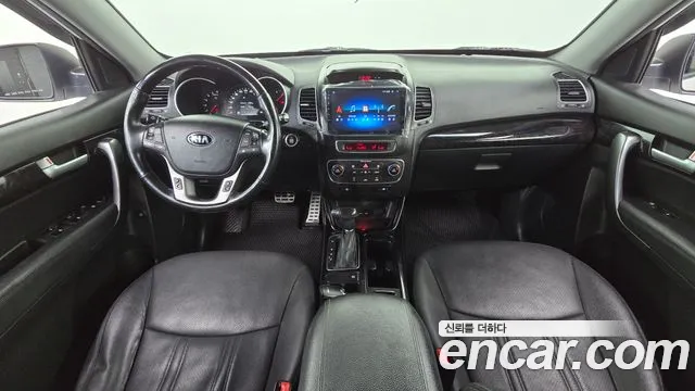 Kia Sorento — фото 7