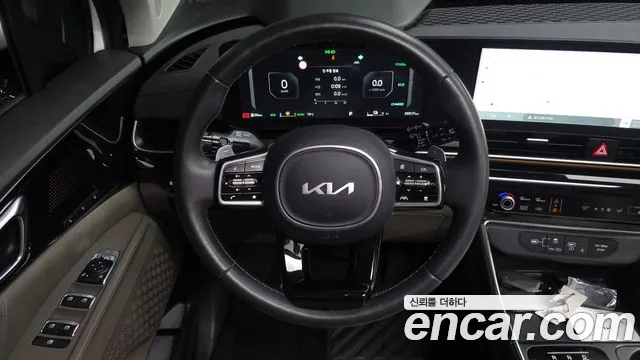 Kia Carnival — фото 13