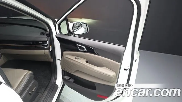 Kia Carnival — фото 25