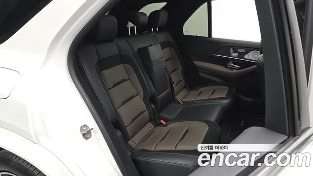 Mercedes-Benz GLE-Class — фото 12