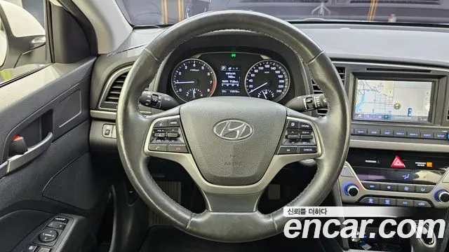 Hyundai Avante — фото 13