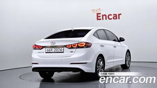 Hyundai Avante — фото 2