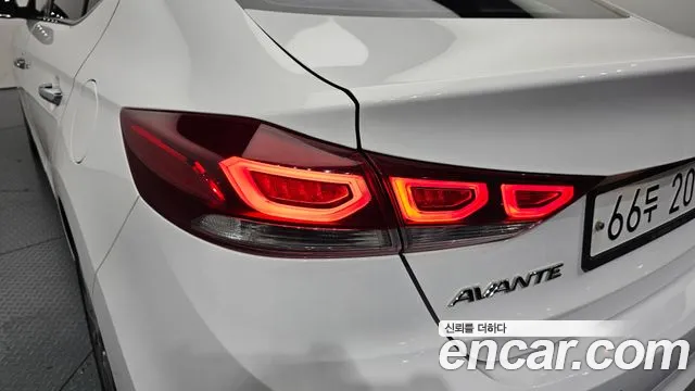 Hyundai Avante — фото 23