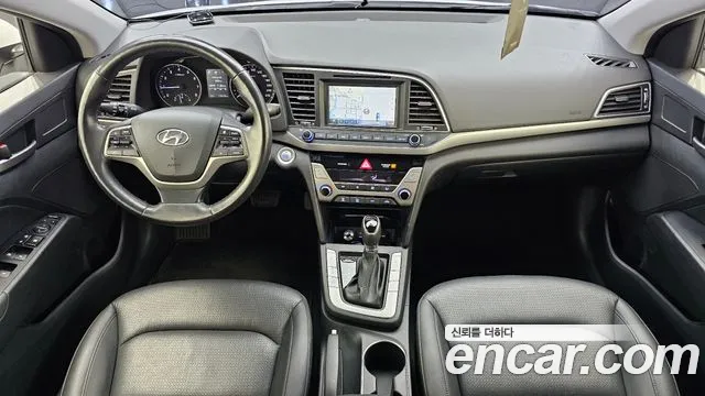 Hyundai Avante — фото 7