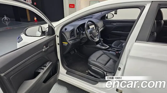 Hyundai Avante — фото 10