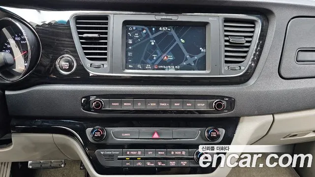 Kia Carnival — фото 14
