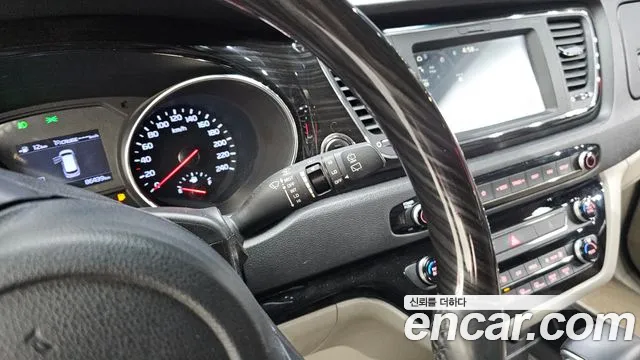 Kia Carnival — фото 20