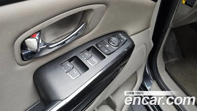 Kia Carnival — фото 29
