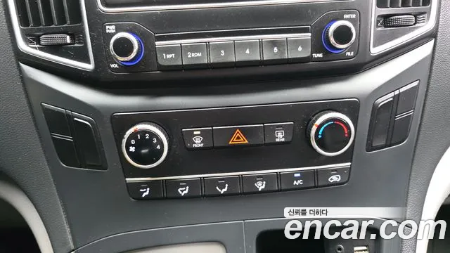 Hyundai Starex — фото 16