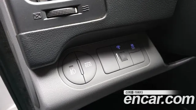 Hyundai Starex — фото 17