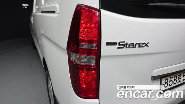 Hyundai Starex — фото 23