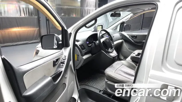 Hyundai Starex — фото 10