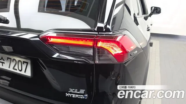 Toyota RAV4 — фото 23