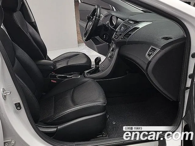 Hyundai Avante — фото 11