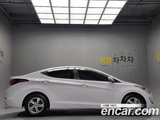 Hyundai Avante — фото 3
