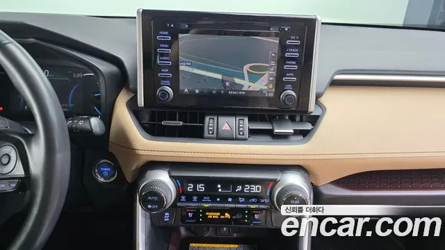 Toyota RAV4 — фото 14