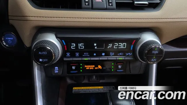 Toyota RAV4 — фото 28