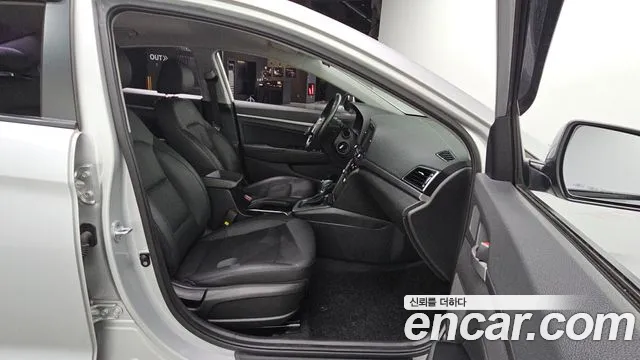 Hyundai Avante — фото 12