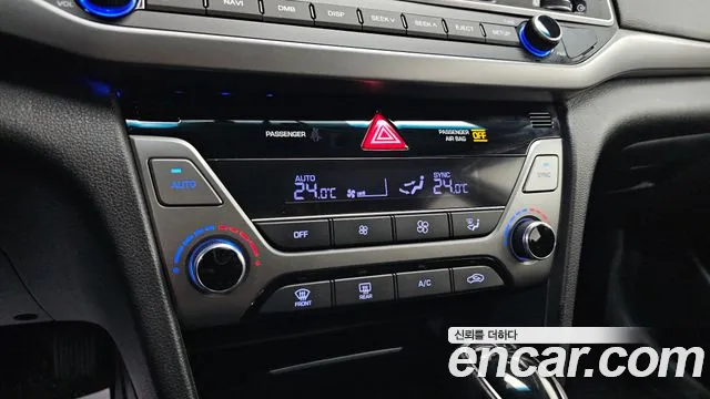 Hyundai Avante — фото 19