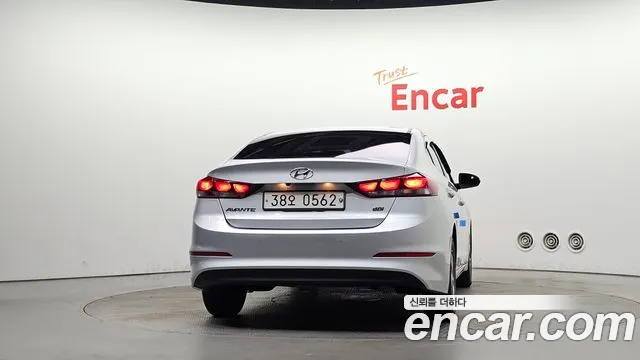 Hyundai Avante — фото 4