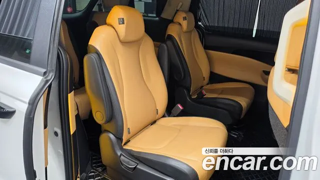 Kia Carnival — фото 11