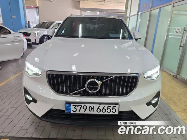 Volvo XC40 — фото 2