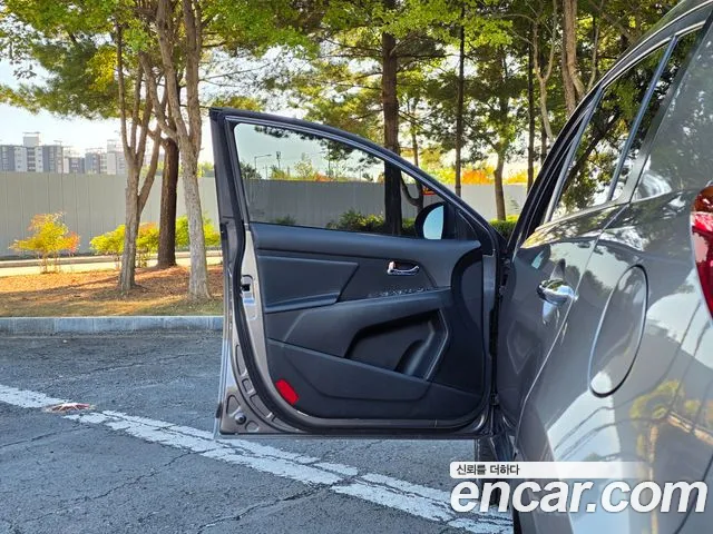 Kia Sportage — фото 12