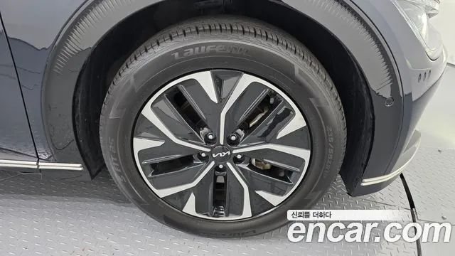Kia EV6 — фото 21