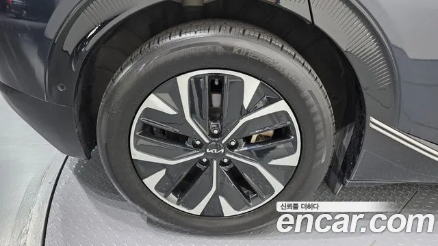 Kia EV6 — фото 4