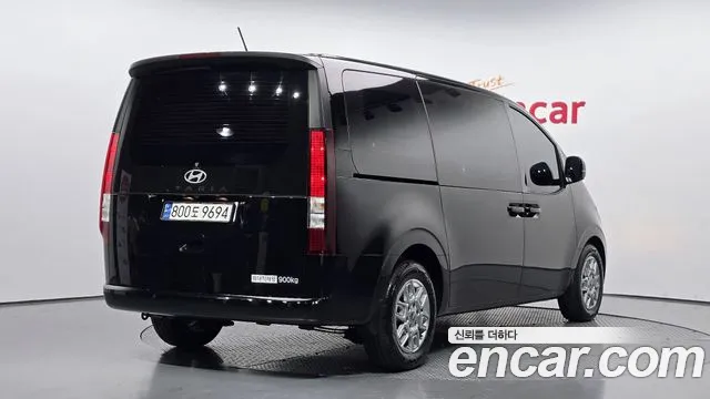 Hyundai Staria — фото 2
