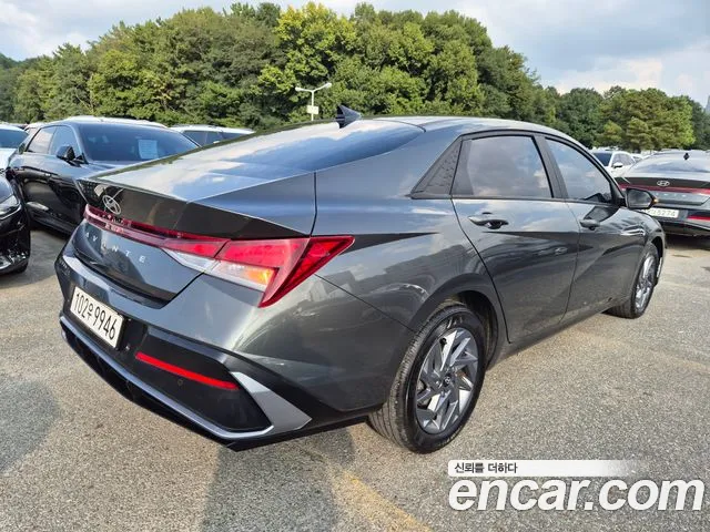 Hyundai Avante — фото 4