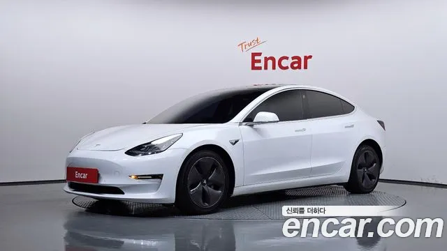 Tesla Model 3 — фото 1
