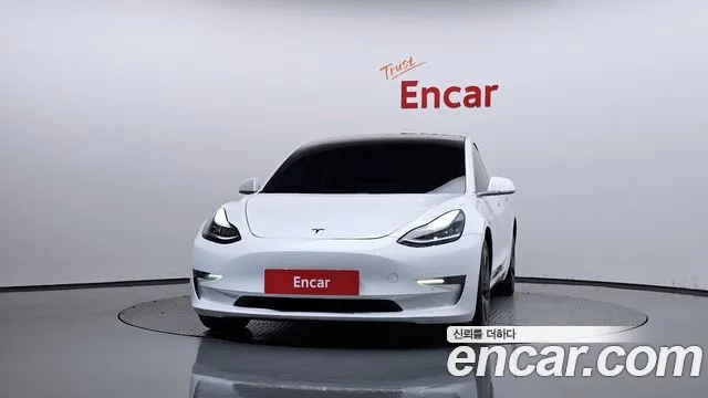 Tesla Model 3 — фото 3