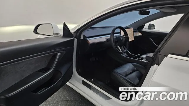 Tesla Model 3 — фото 10