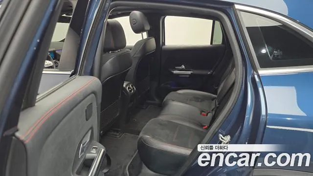Mercedes-Benz EQA — фото 12