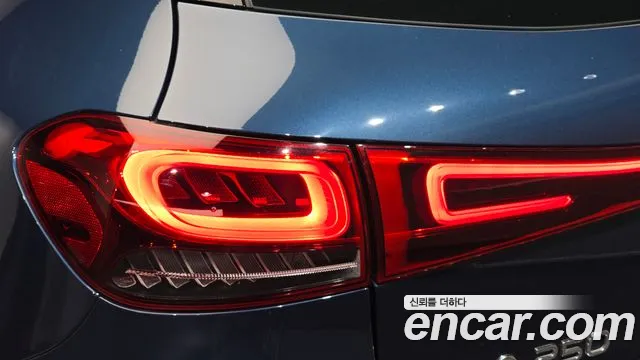 Mercedes-Benz EQA — фото 23