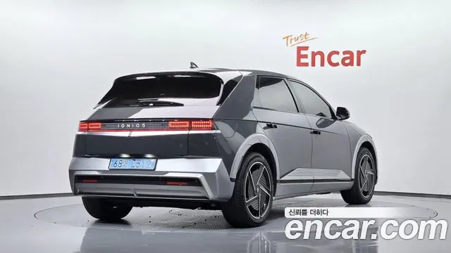 Hyundai Ioniq 5 — фото 1