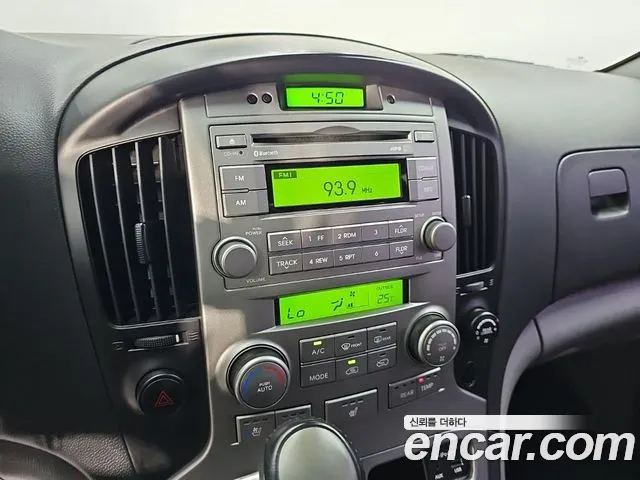 Hyundai Starex — фото 14