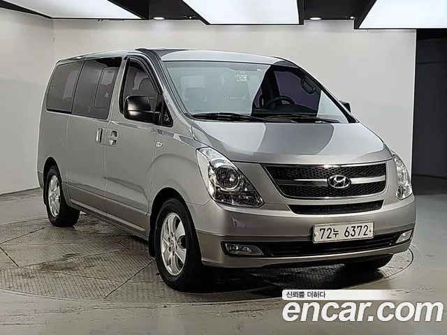 Hyundai Starex — фото 2