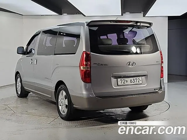 Hyundai Starex — фото 3