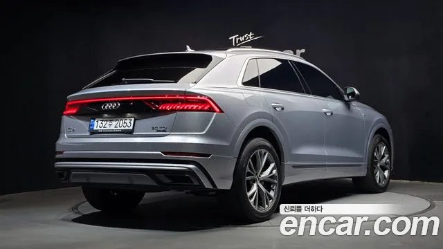 Audi Q8 — фото 2