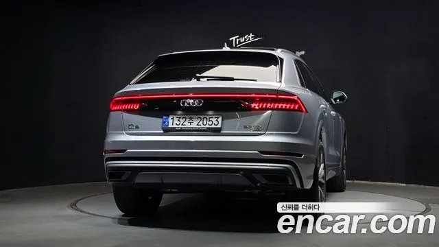 Audi Q8 — фото 4