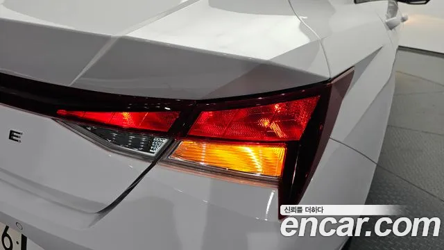 Hyundai Avante — фото 23