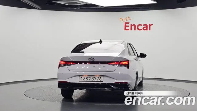 Hyundai Avante — фото 4