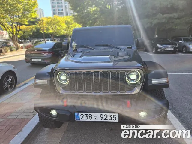 Jeep Wrangler — фото 1