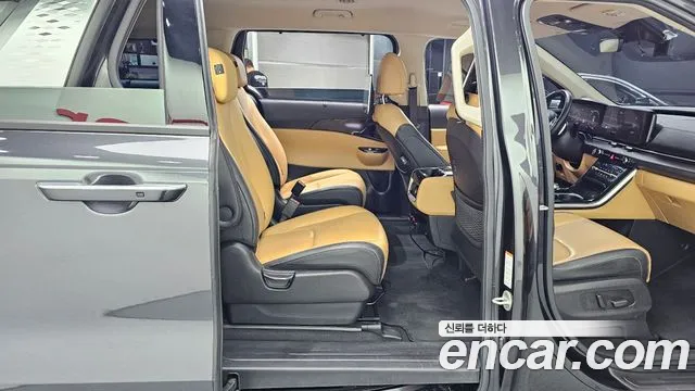 Kia Carnival — фото 12